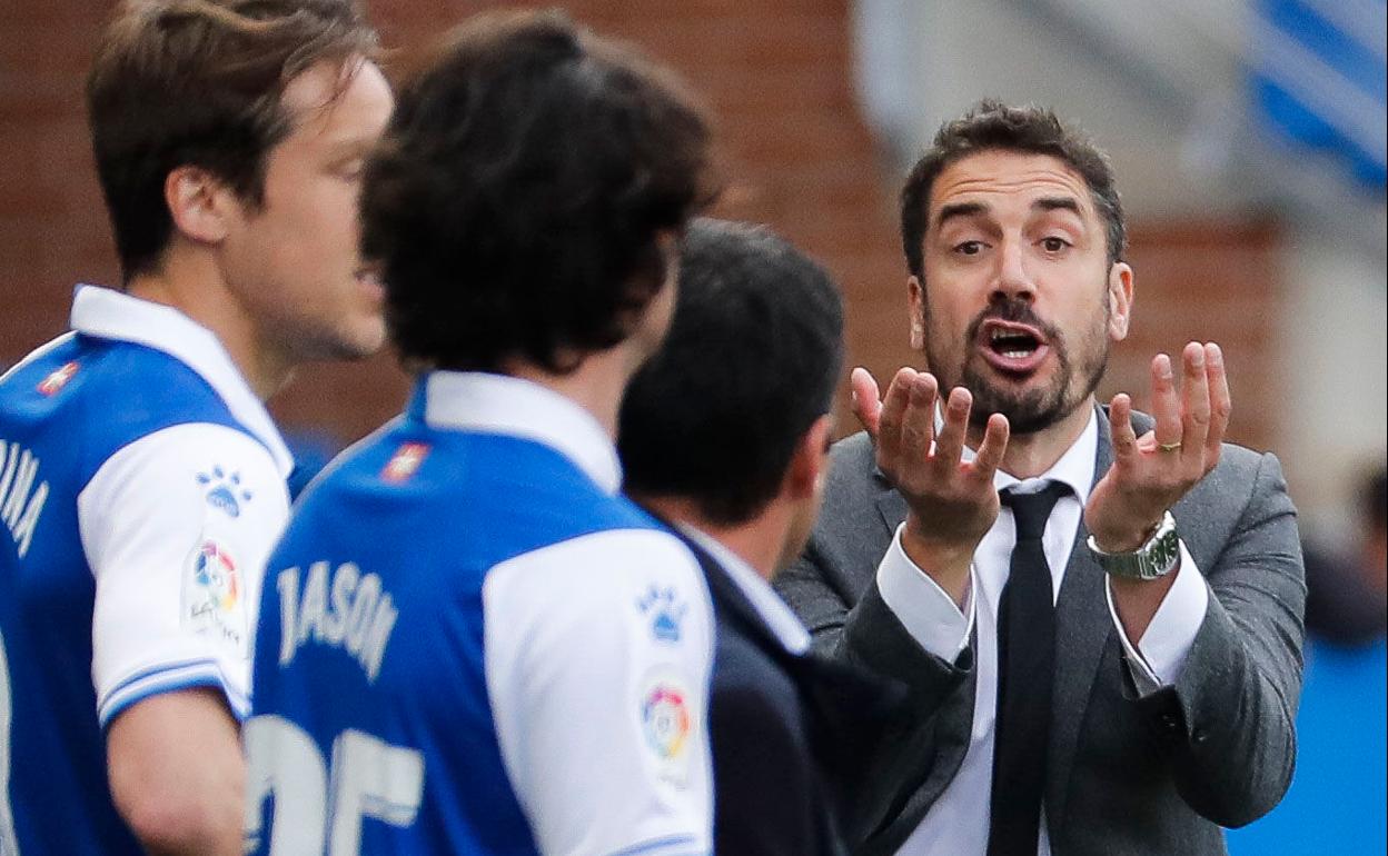 Velázquez gesticula en el encuentro contra el Villarreal. 