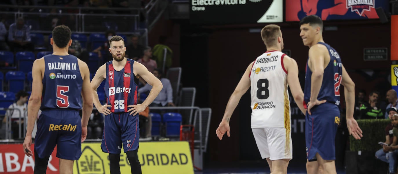 Fotos: Las mejores imágenes del Baskonia-Casademunt Zaragoza