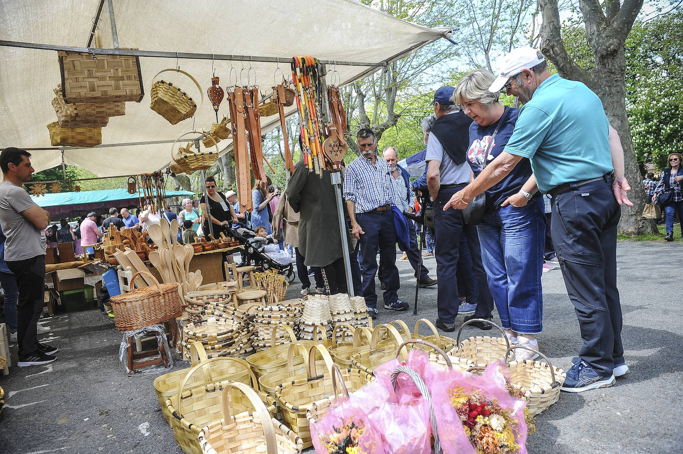 Fotos: Ambientazo en la Feria del Perritxiko de Kuartango