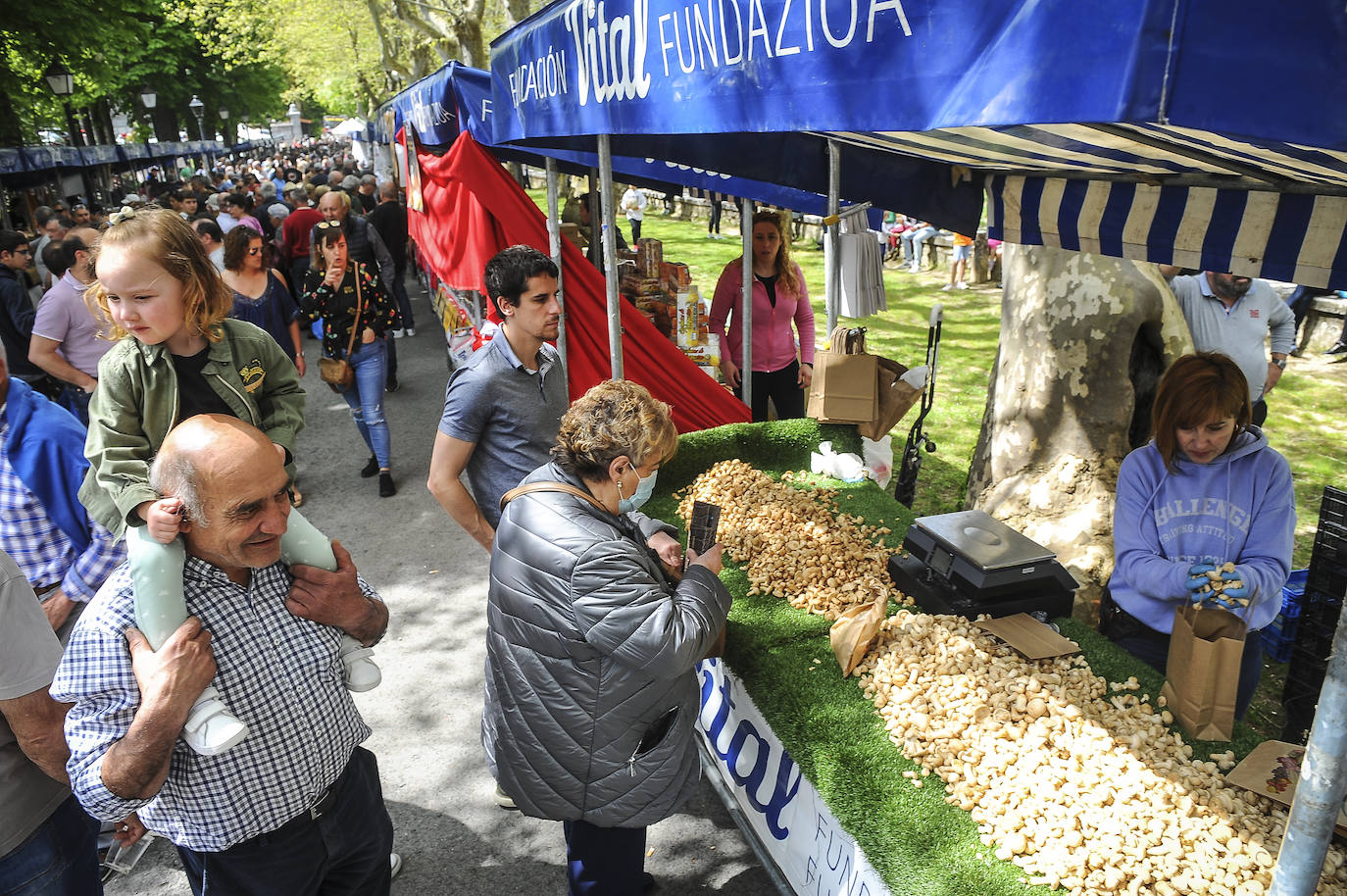 Fotos: Ambientazo en la Feria del Perritxiko de Kuartango