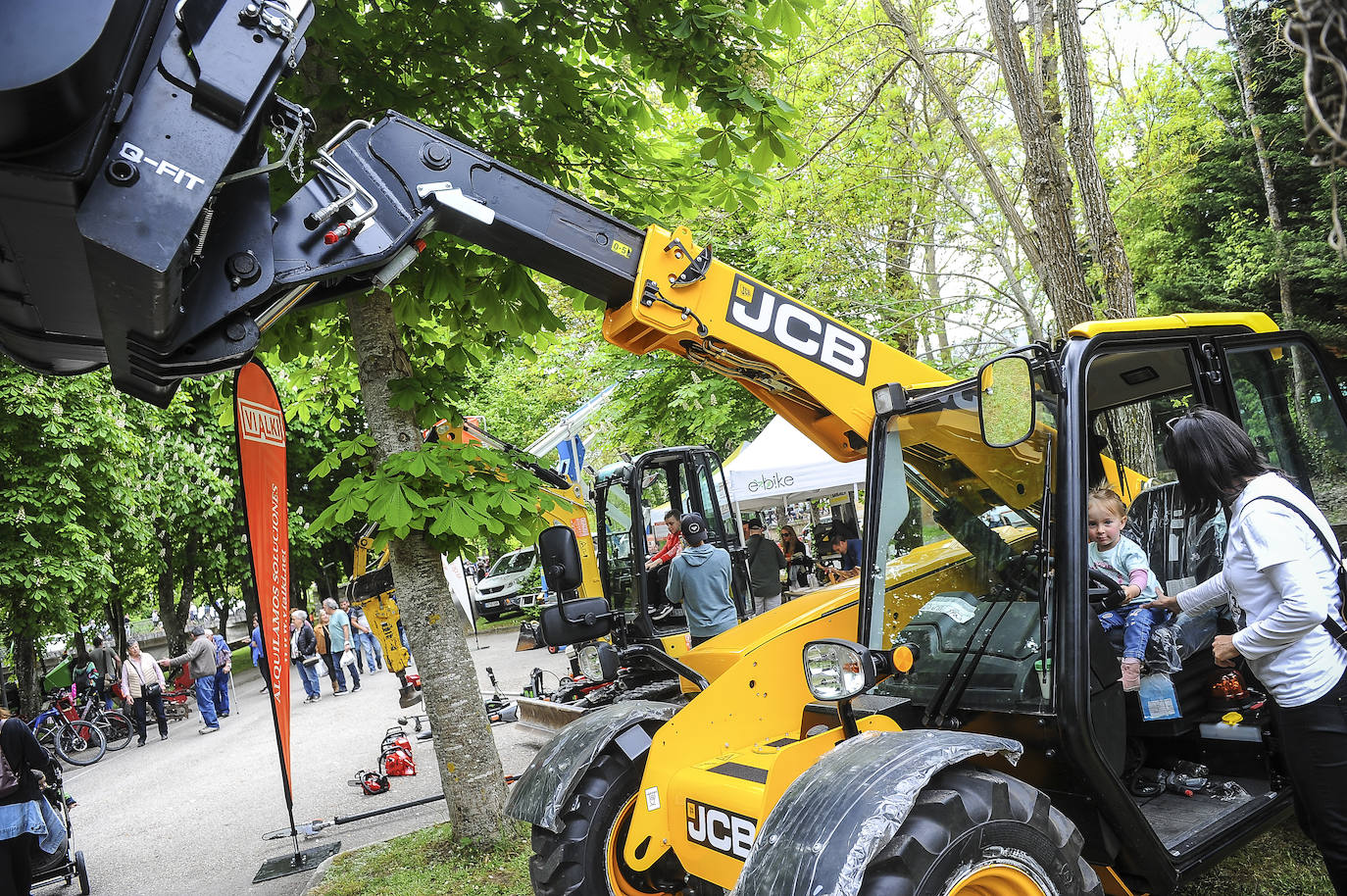 Fotos: Ambientazo en la Feria del Perritxiko de Kuartango