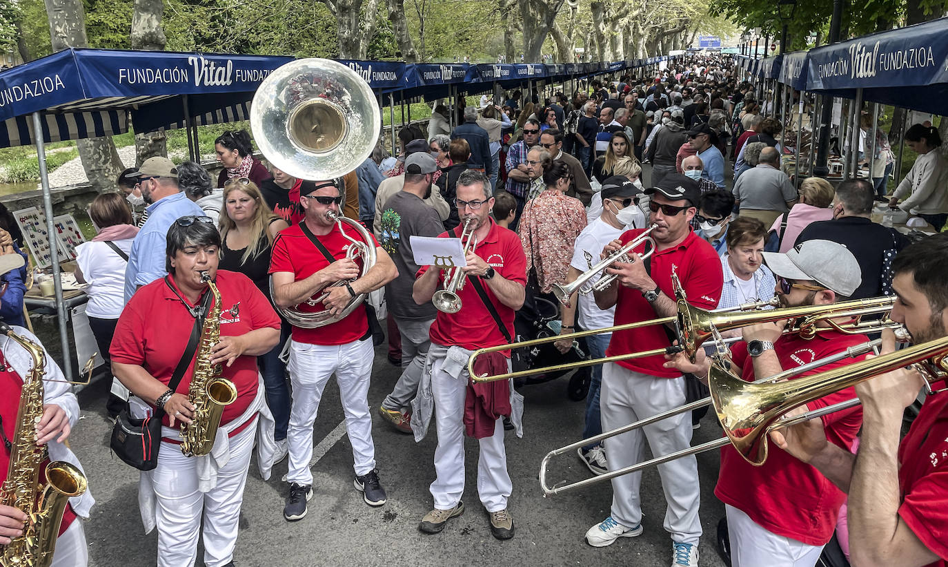 Fotos: Ambientazo en la Feria del Perritxiko de Kuartango