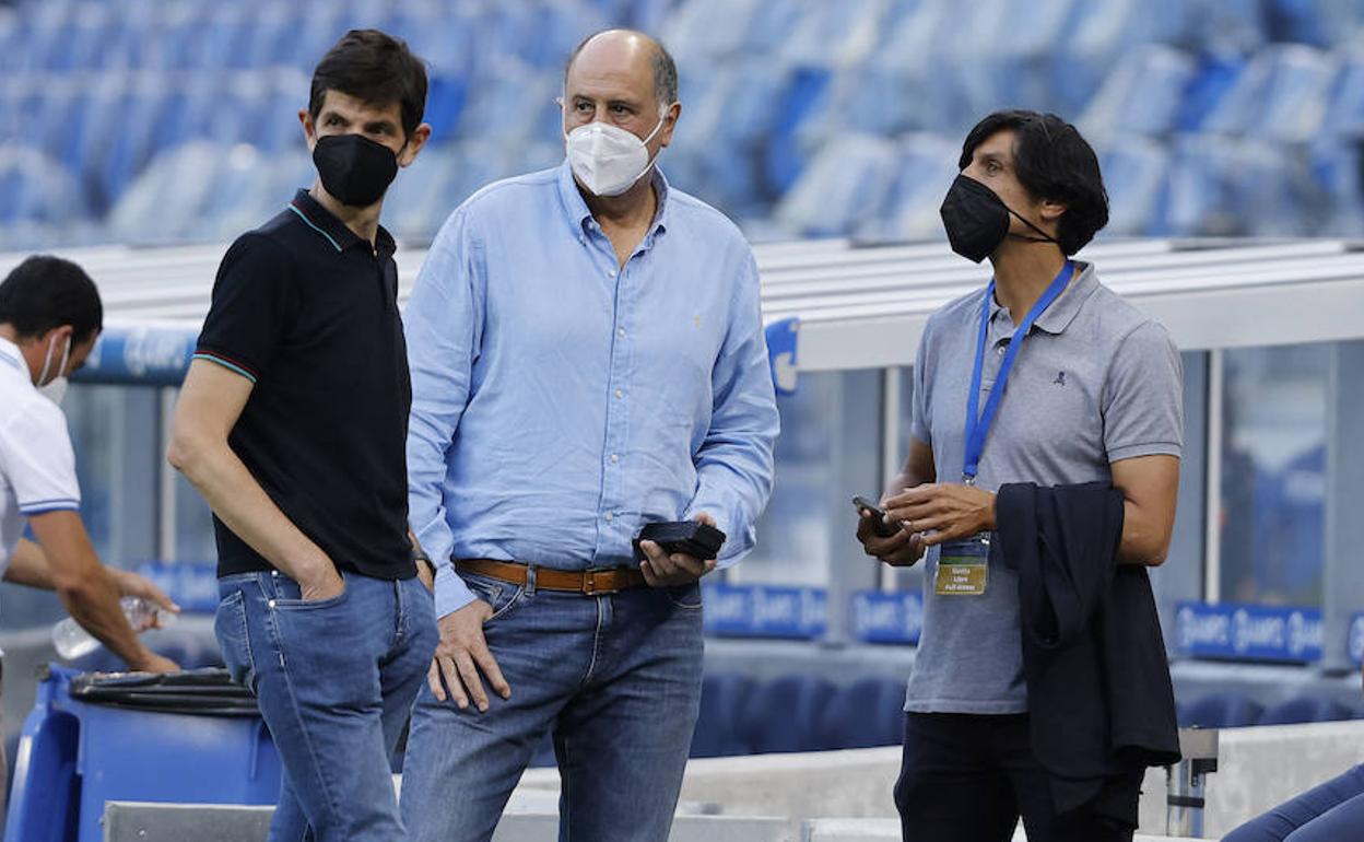 Fernández de Trocóniz, Querejeta y Sergio Fernández, en el duelo de pretemporada de Anoeta. 