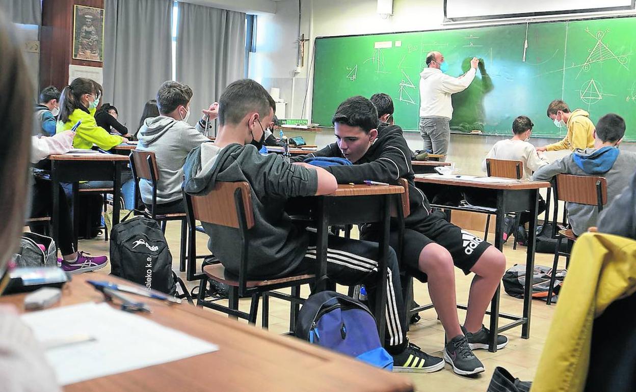 Educación ha decidido cambiar el sistema de las clases de refuerzo que se llamaba 'Hauspoa' y ahora se denominará 'Hedatze'. 