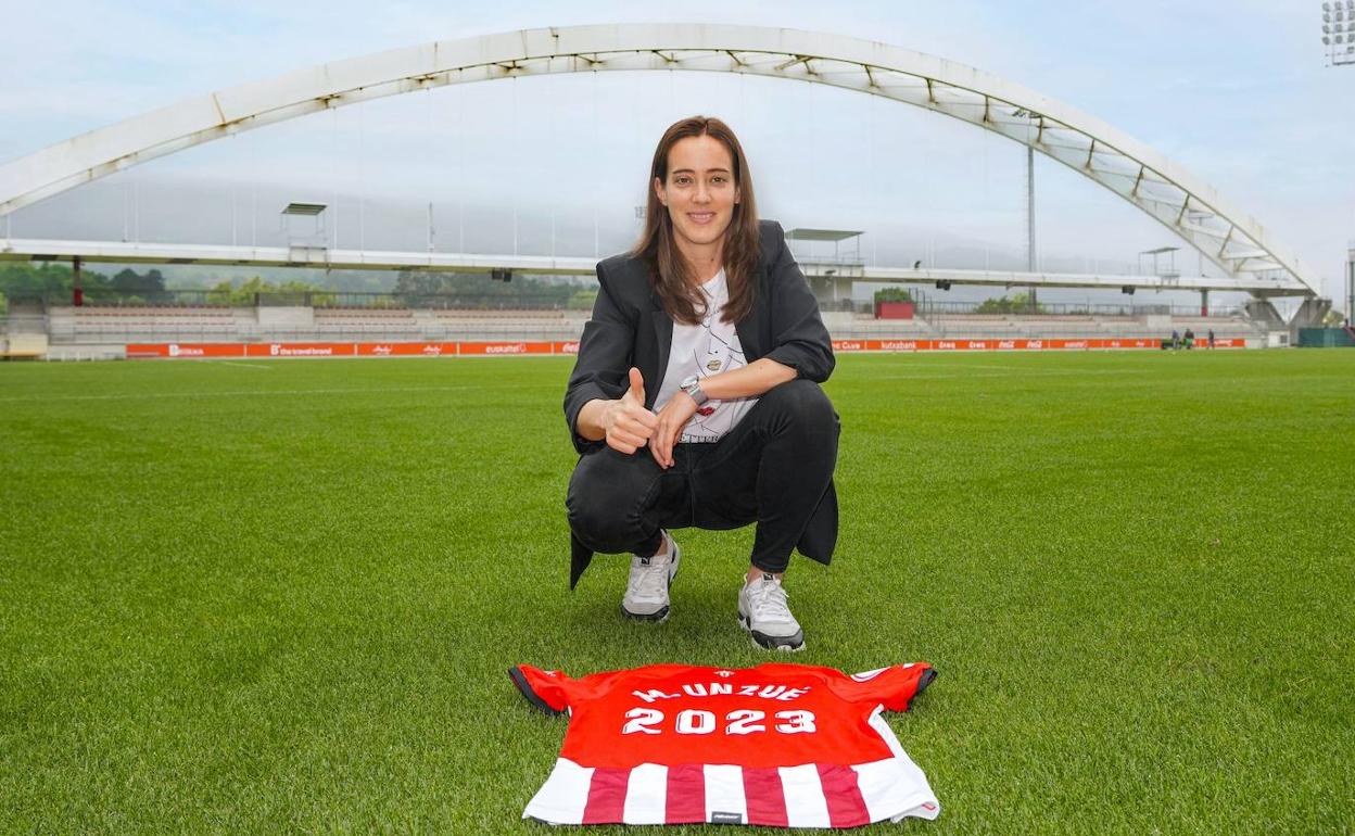 La jugadora navarra Marta Unzué seguirá un curso más en Lezama. 