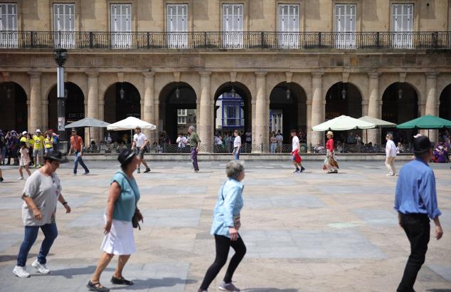 Fotos: Las comparsas de Bilbao calientan motores para la Aste Nagusia