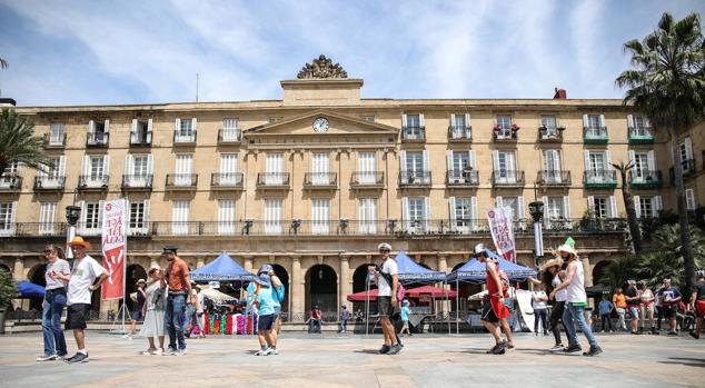 Fotos: Las comparsas de Bilbao calientan motores para la Aste Nagusia
