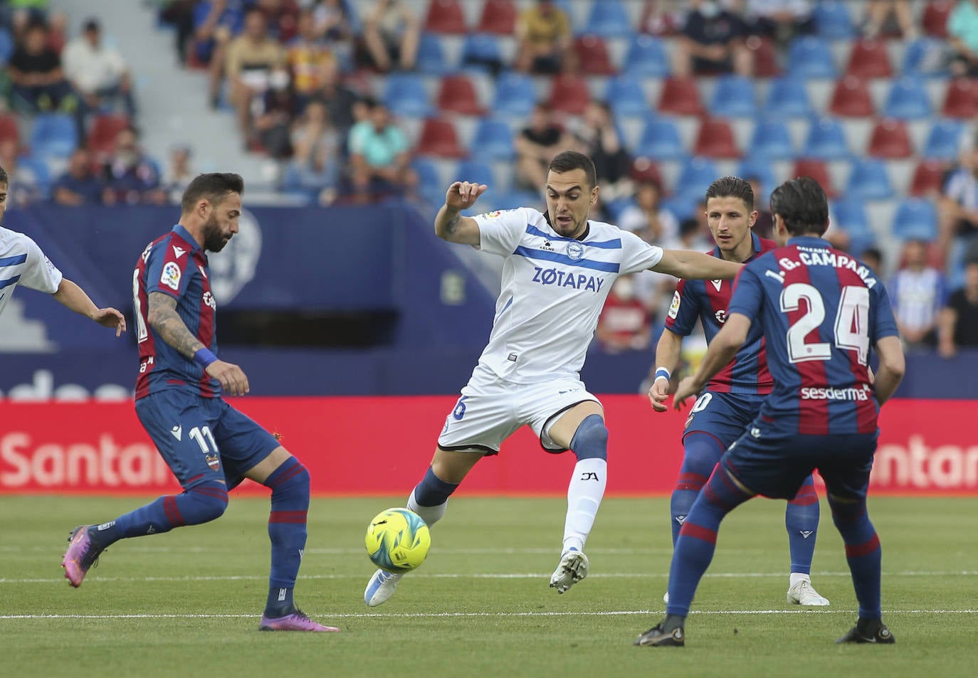 Fotos: Levante - Alavés, en imágenes