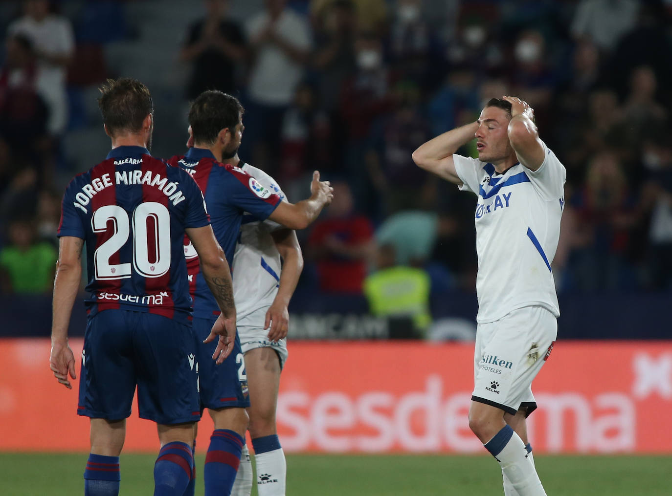 Fotos: Levante - Alavés, en imágenes