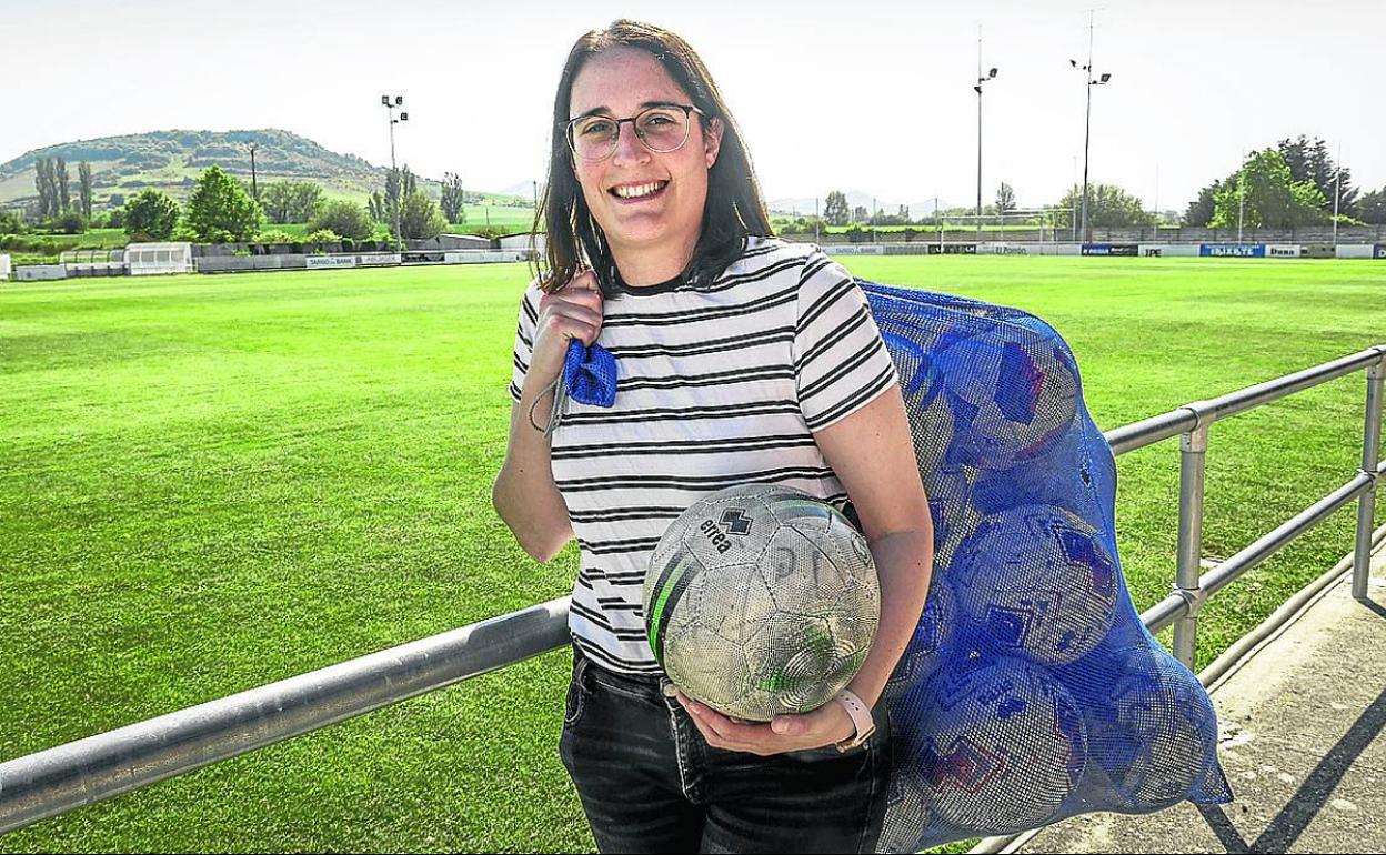 Idurre Frias en Olaranbe, donde entrena al Juvenil B masculino del Aurrera. 