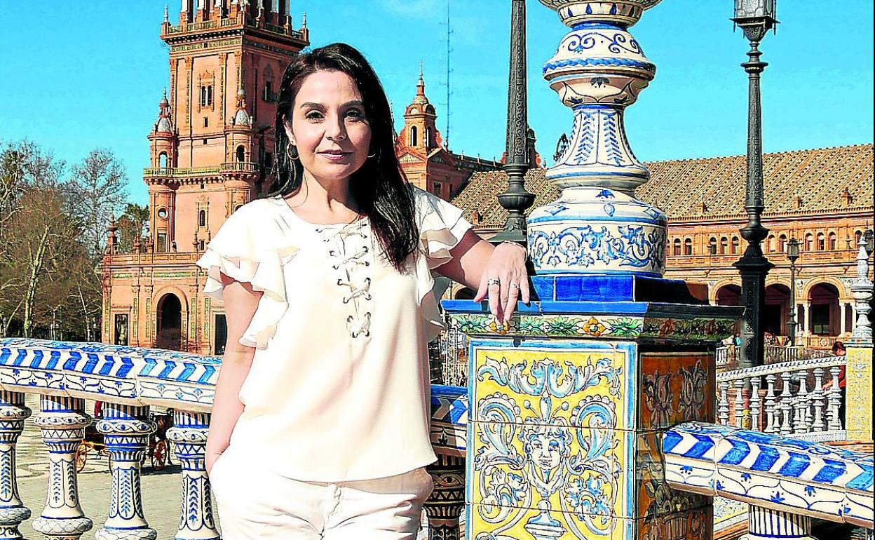 Nerea Riesco, en la plaza de España de Sevilla, construida para la Exposición Iberoamericana.
