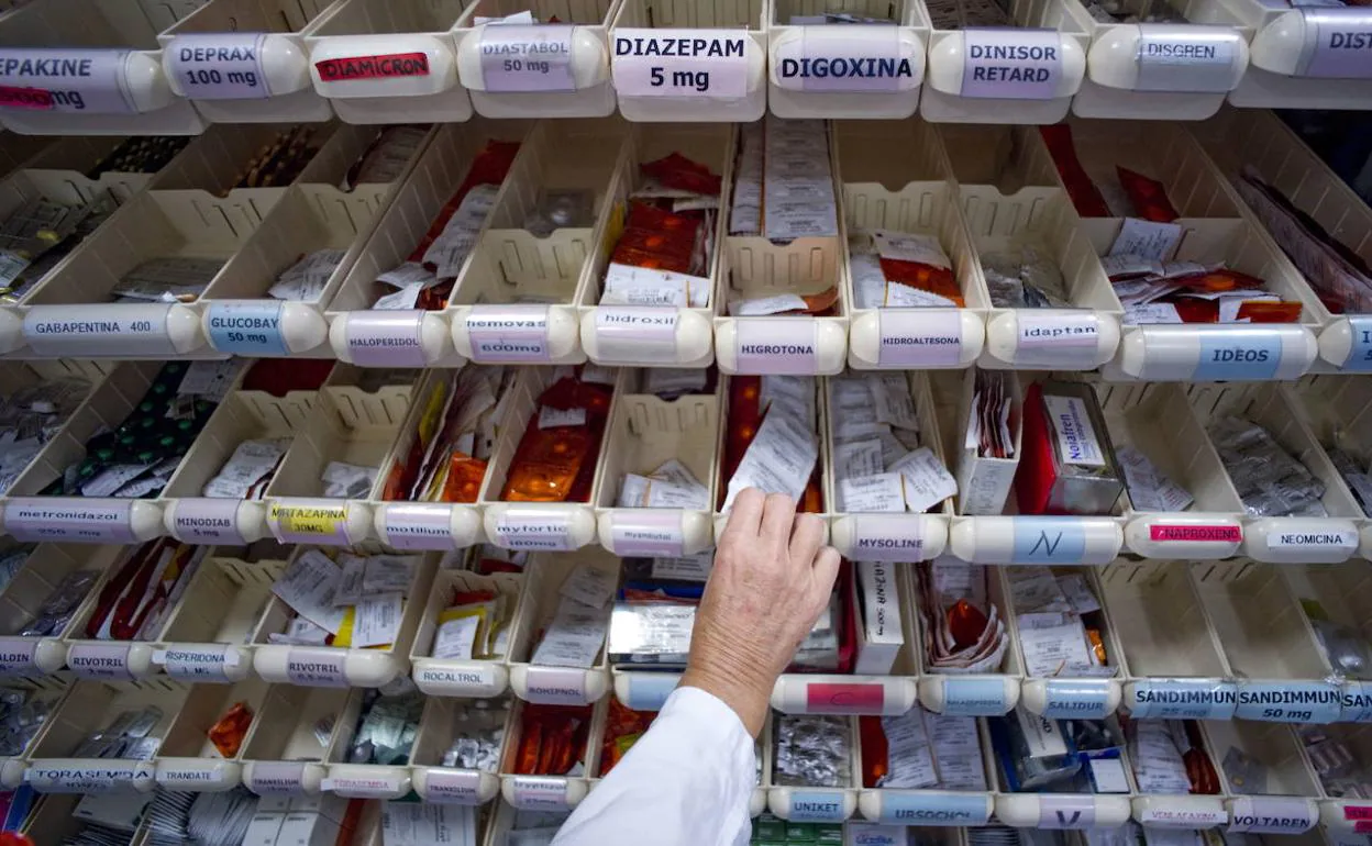 Osakidetza distribuirá los medicamentos por tomas individuales a las residencias