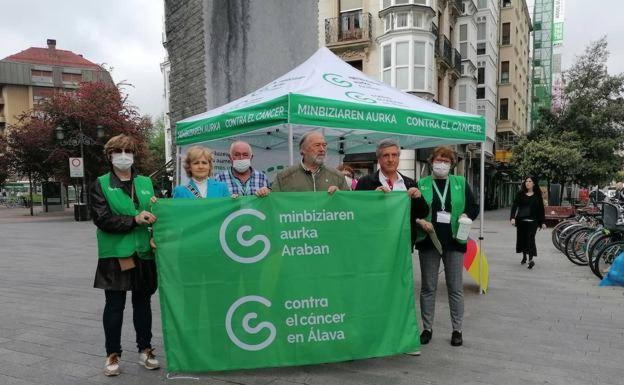 La asociación Contra el Cáncer atendió a 1.100 alaveses en 2021, un 22,4% más