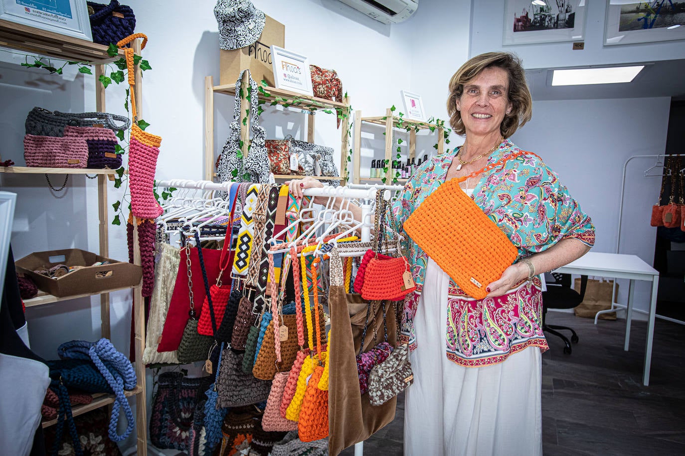 Fotos: Una tienda con diez firmas de mujeres artesanas abre sus puertas frente al Museo de Bellas Artes