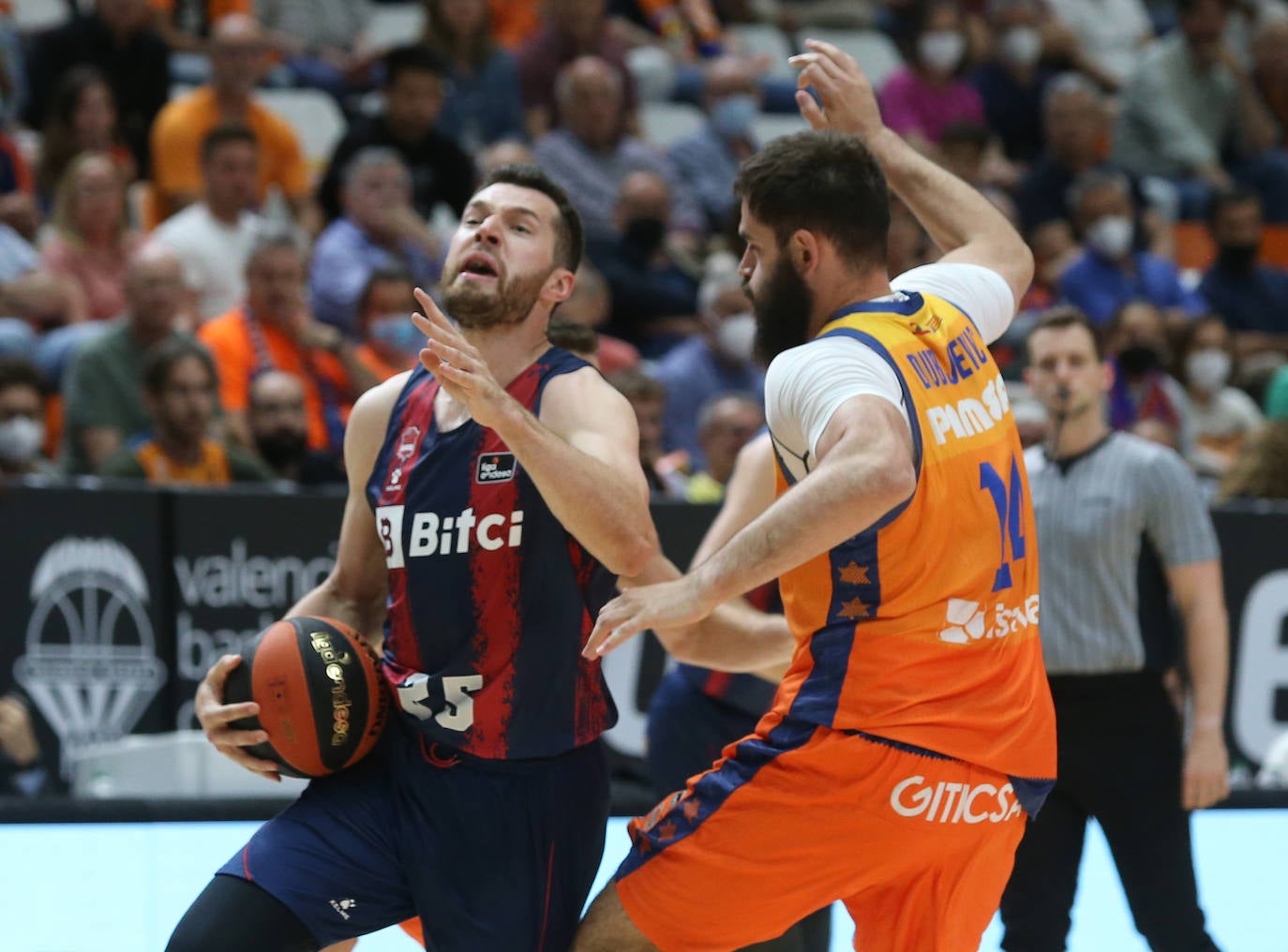 Fotos: Las mejores imágenes del Valencia - Baskonia
