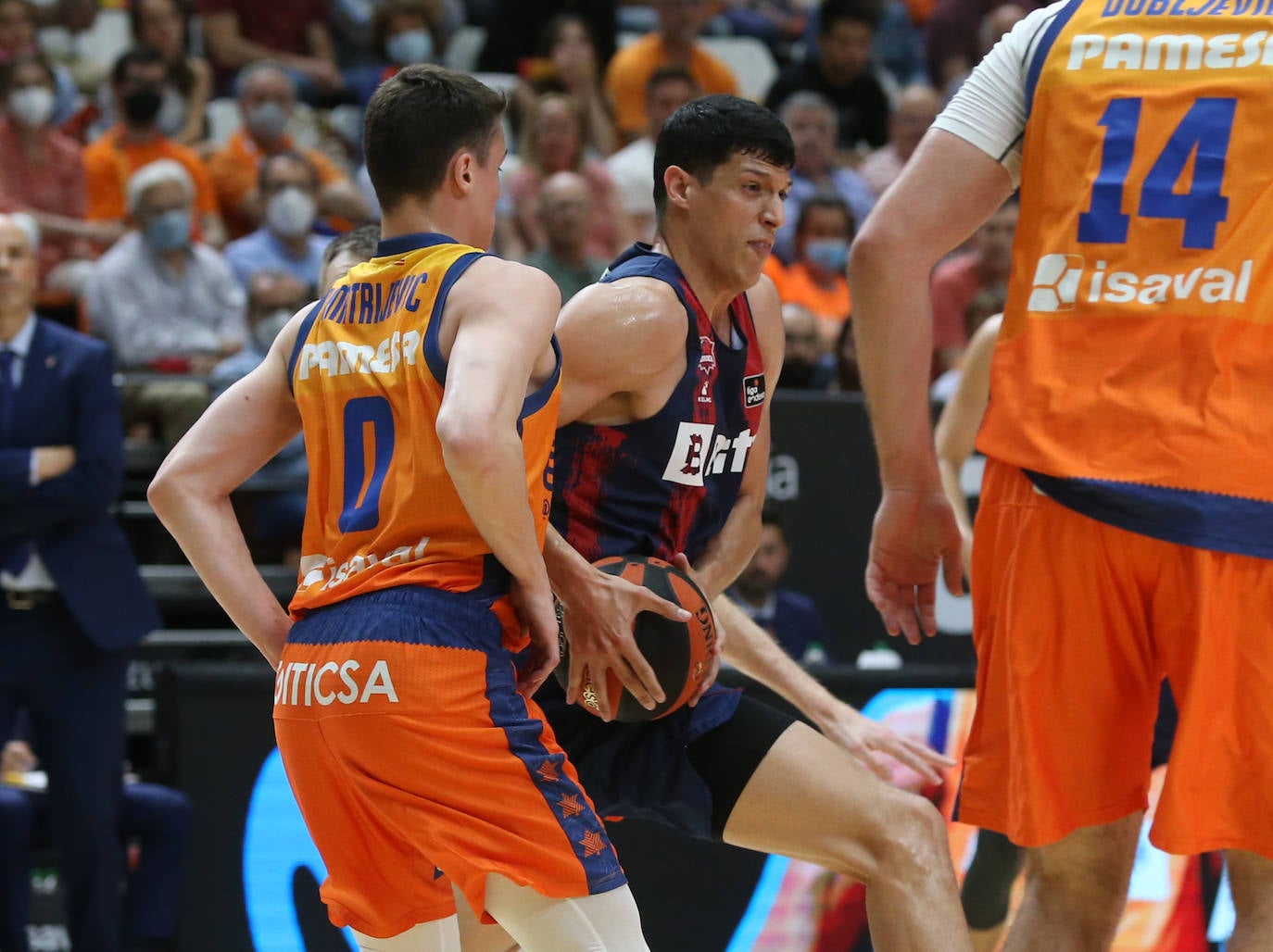 Fotos: Las mejores imágenes del Valencia - Baskonia