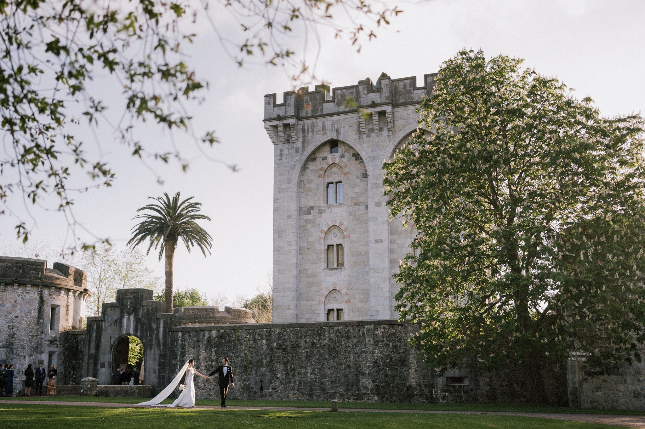 Fotos: La boda de Asako y Alfonso en el Castillo de Arteaga