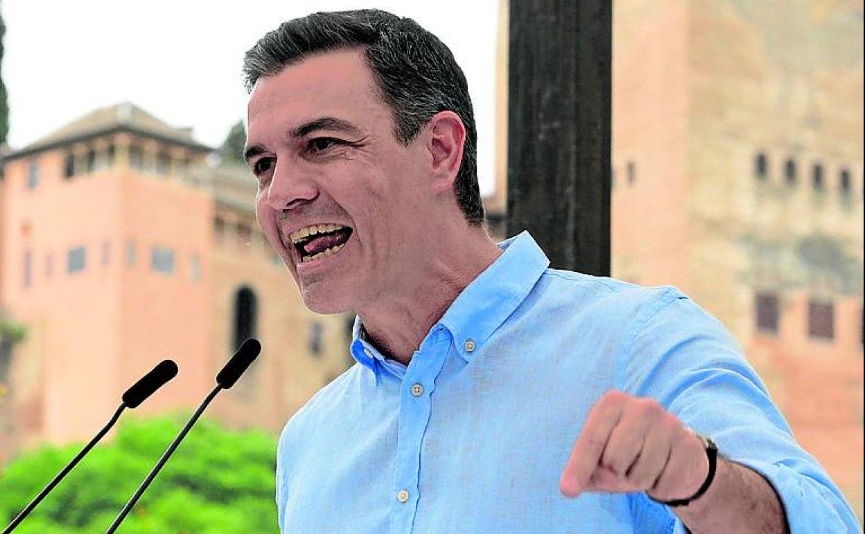 Pedro Sánchez, en un acto electoral en Granada. 