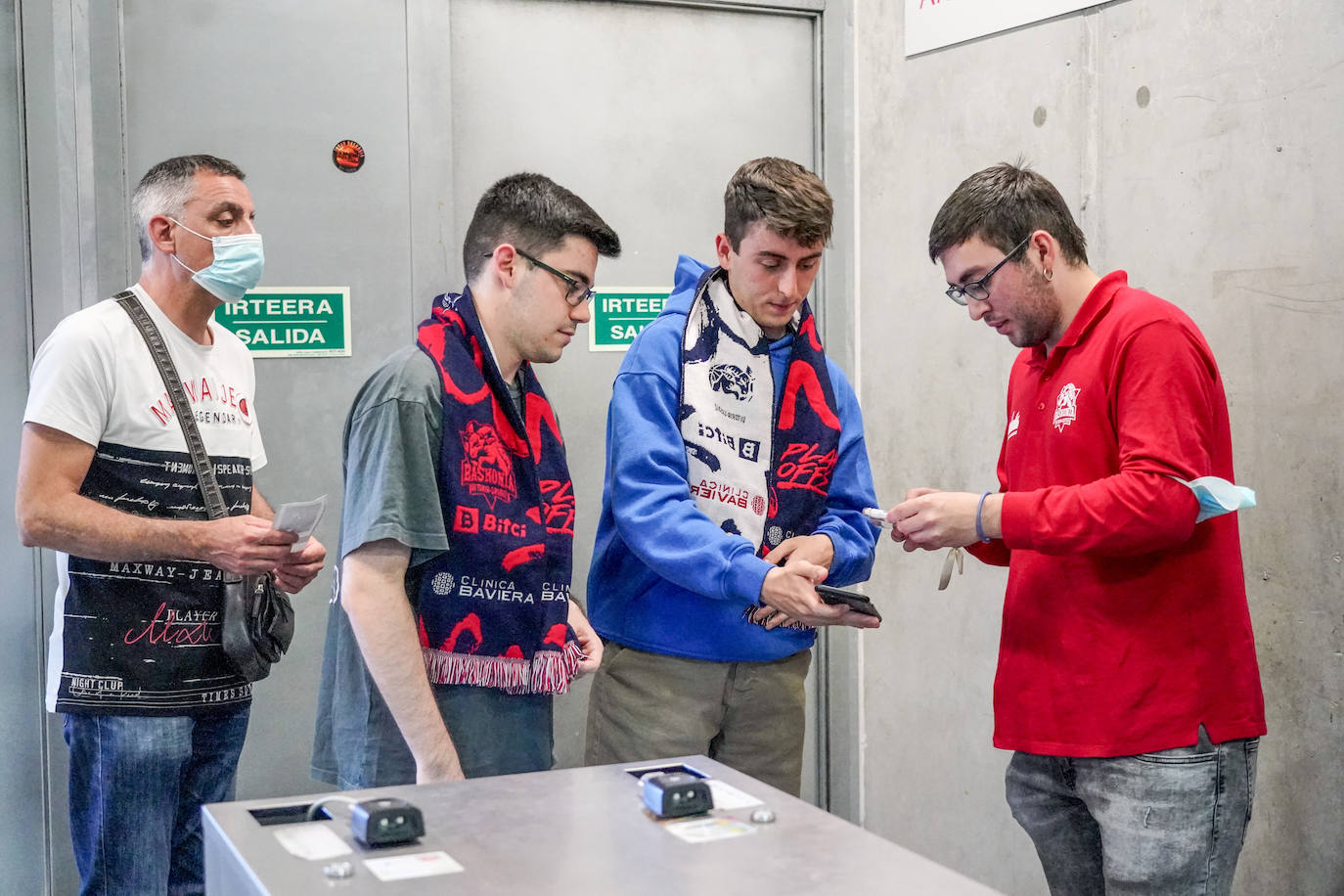 Fotos: Gran ambiente en el Buesa Arena
