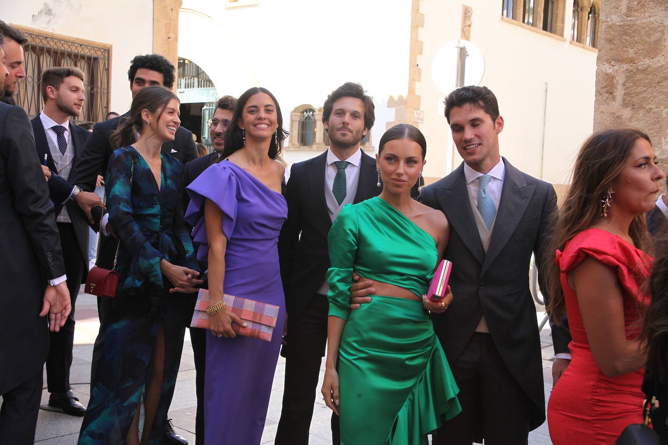 Fotos: Los looks más elegantes de las invitadas a la boda de Marta Lozano