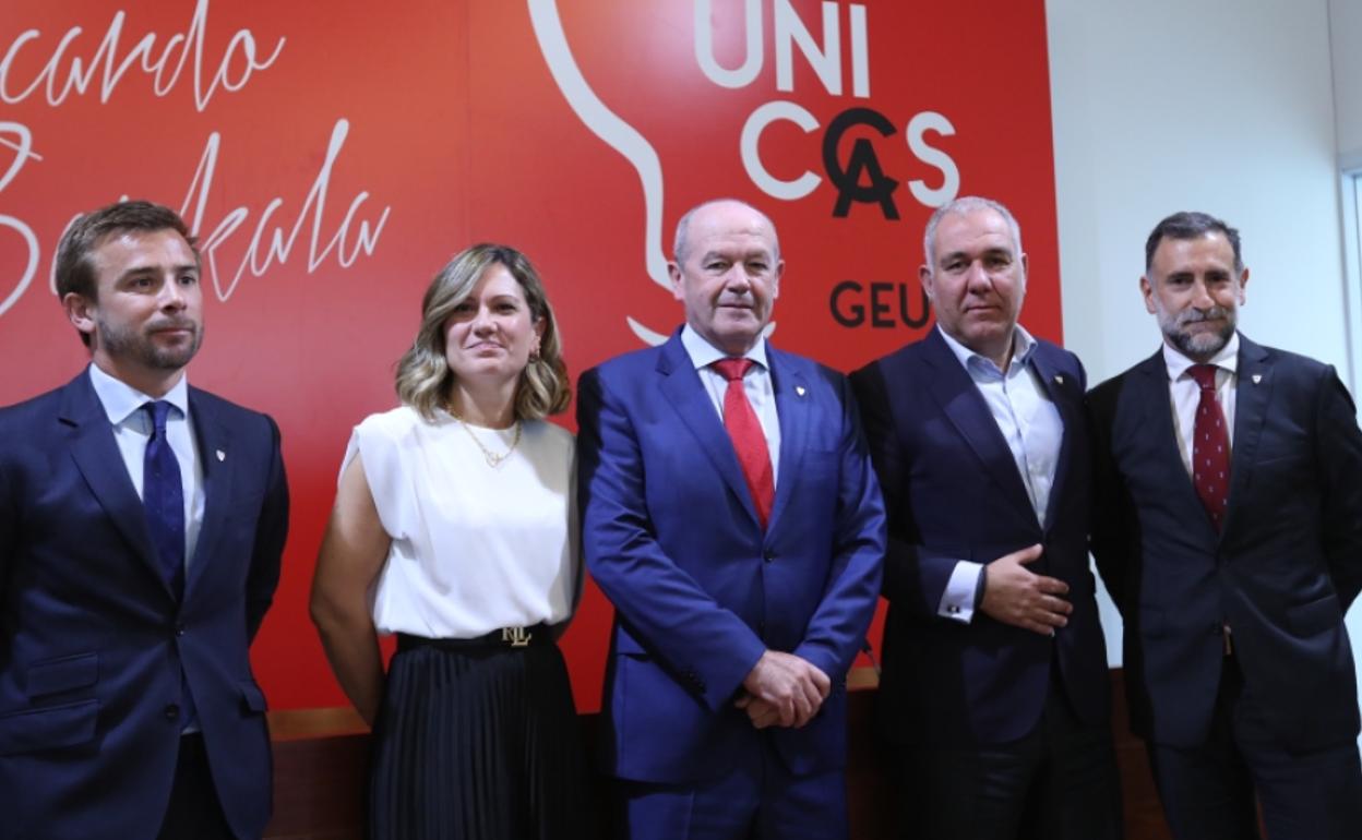 Juan Alcibar, Lorea Aristizabal, Ricardo Barkala, Asier Zarraonandia y Diego Bareño, hoy.