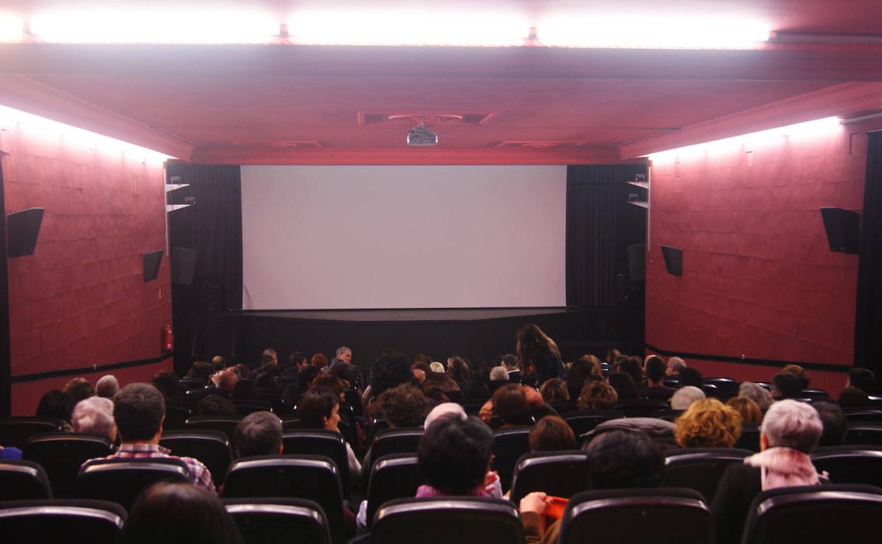 Llodio solo tiene en la actualidad una sala de proyecciones que forma parte de la escuela de FP, donde se van a habilitar nuevas aulas. 