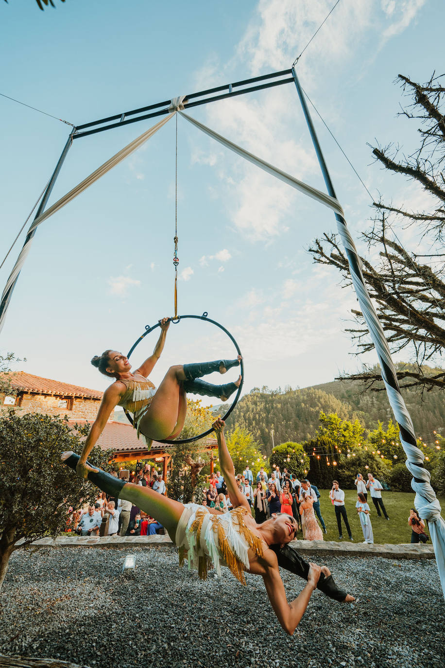 Fotos: La boda circense de Isma, de &#039;El Conquistador del Caribe&#039;, e Iraia en el Valle de Arratia