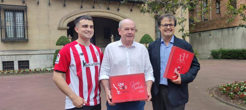 Fotos: Presentación de avales de los tres precandidatos a presidir el Athletic