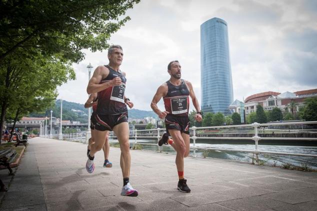 Fotos: Compañerismo y deporte por las calles de Bilbao