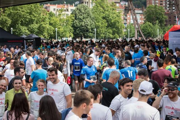 Fotos: Compañerismo y deporte por las calles de Bilbao