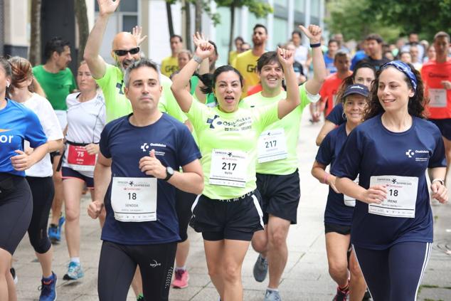 Fotos: Compañerismo y deporte por las calles de Bilbao