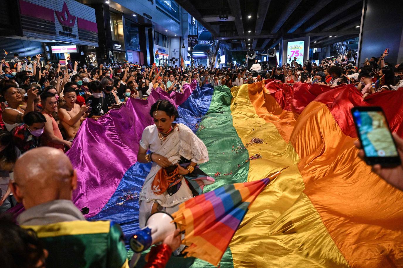 Fotos: Bangkok celebra su primer desfile del Orgullo en 16 años