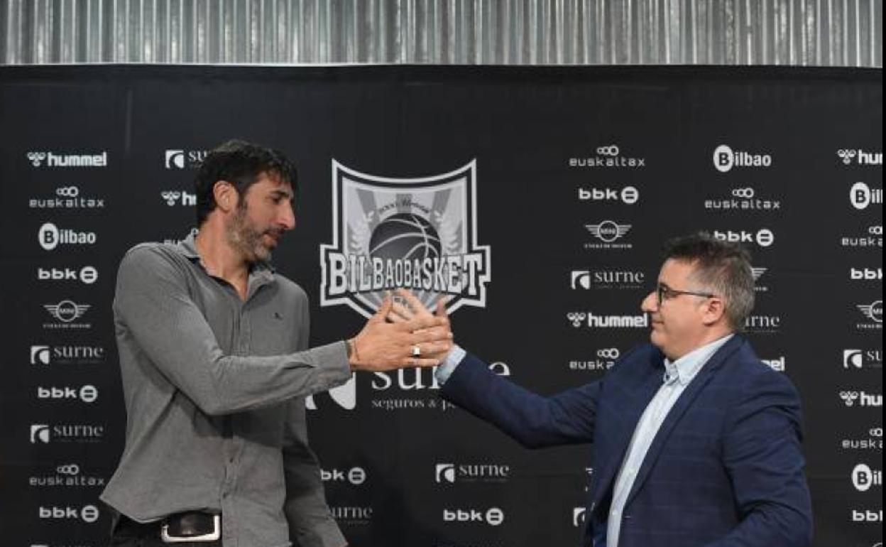 Rafa Pueyo a Mumbrú: «Bilbao es tu casa, el Bilbao Basket tu familia y la marea negra tu afición»