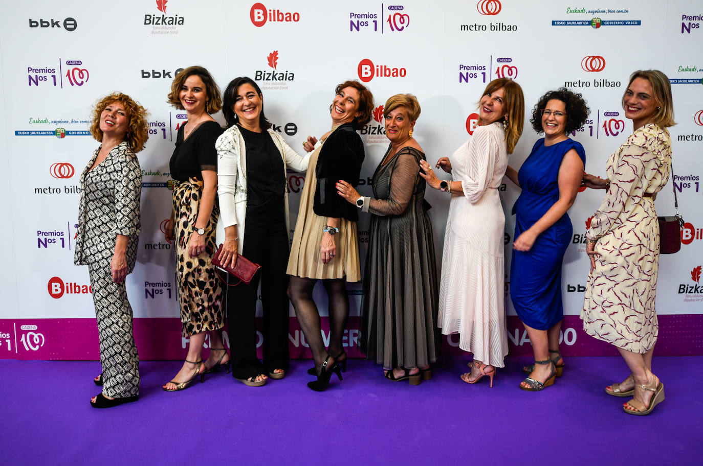 Sol Magunagoikoetxea, Elixabete Etxanobe, Yolanda Díez, Amaia Arregui, Itziar Urtasun, Maribel Salas, Ana Viñals y Raquel Pardo.