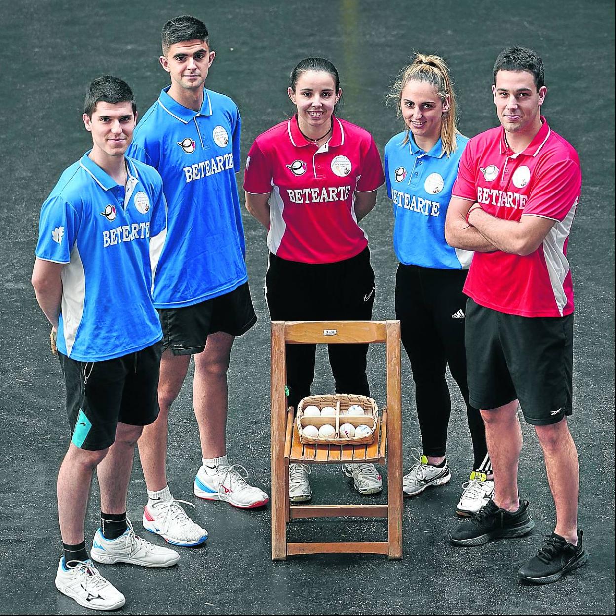 Igoa, Morgaetxebarria, Arrizabalaga, Aldai y Expósito escogieron ayer material para sus finales. 