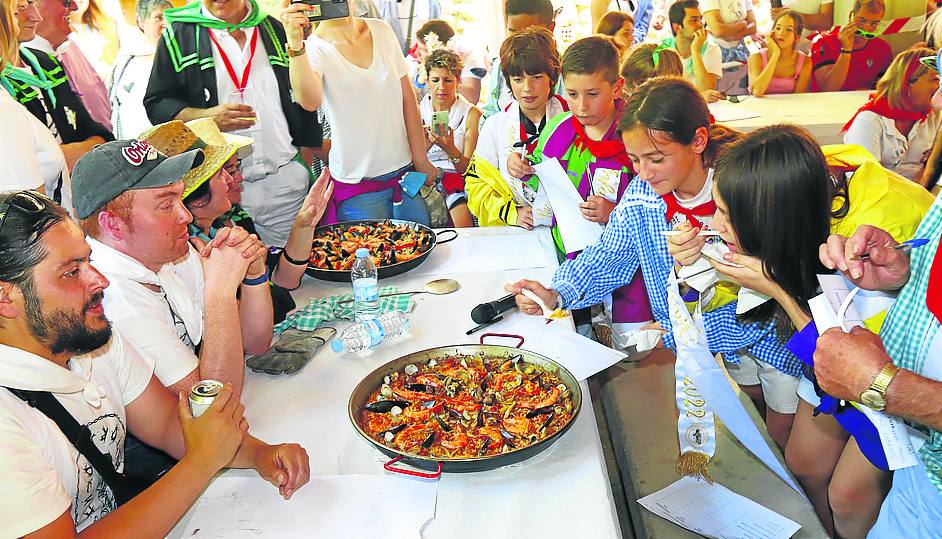 La cata. Los sanjuaneros infantiles también hicieron de jurado.