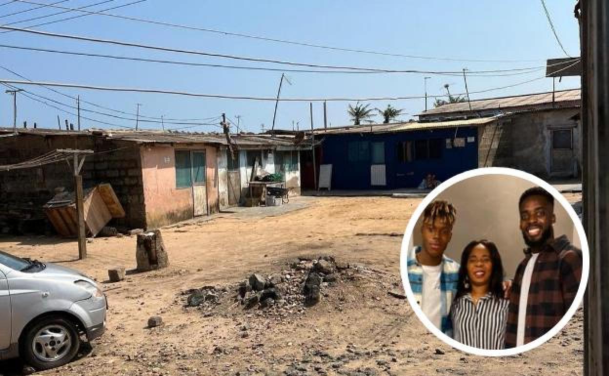 Iñaki Williams con su madre y su hermano Nico, junto a una foto tomada en Ghana. 