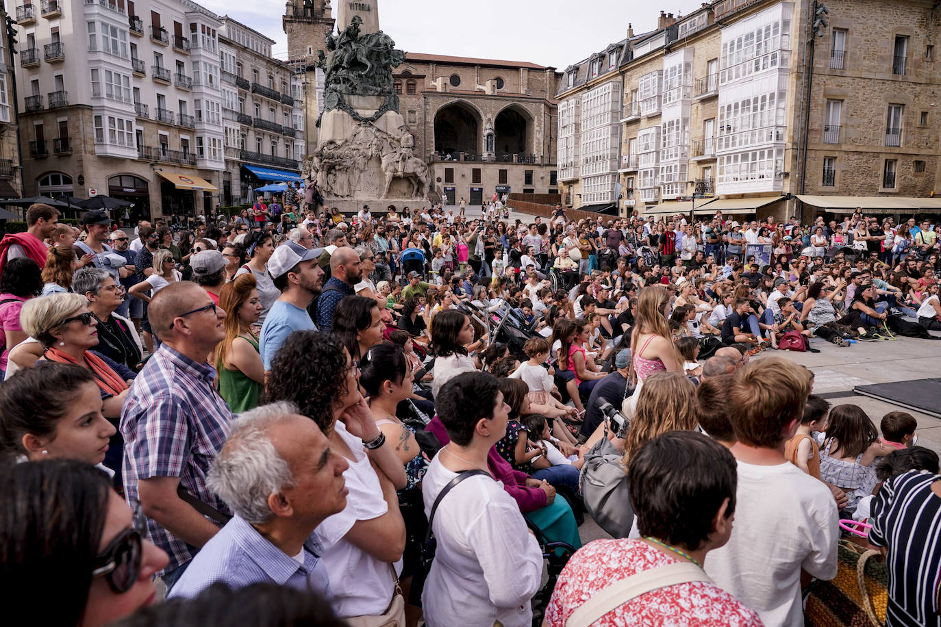 Fotos: Así ha sido el sábado cargado de espectáculos por Kaldearte en Vitoria