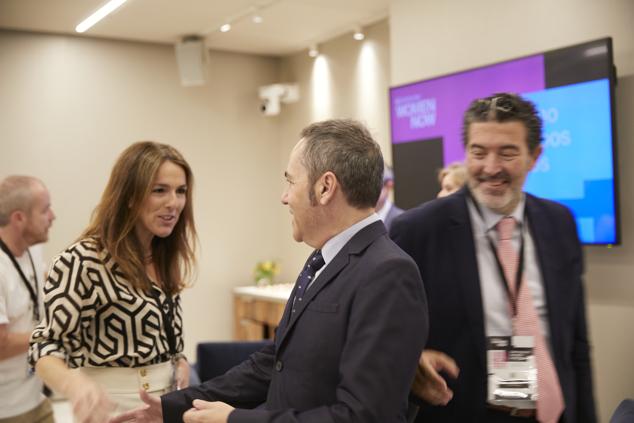 Alfonso Rodríguez Aldeyturriaga, Director de Colpisa, y Pilar Sainz Díaz, Directora General de Comunicación y Relaciones Institucionales.