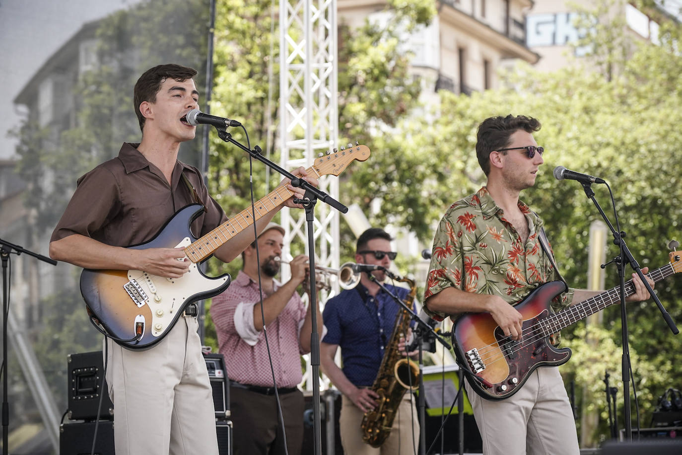 Fotos: Los conciertos del viernes en el Azkena