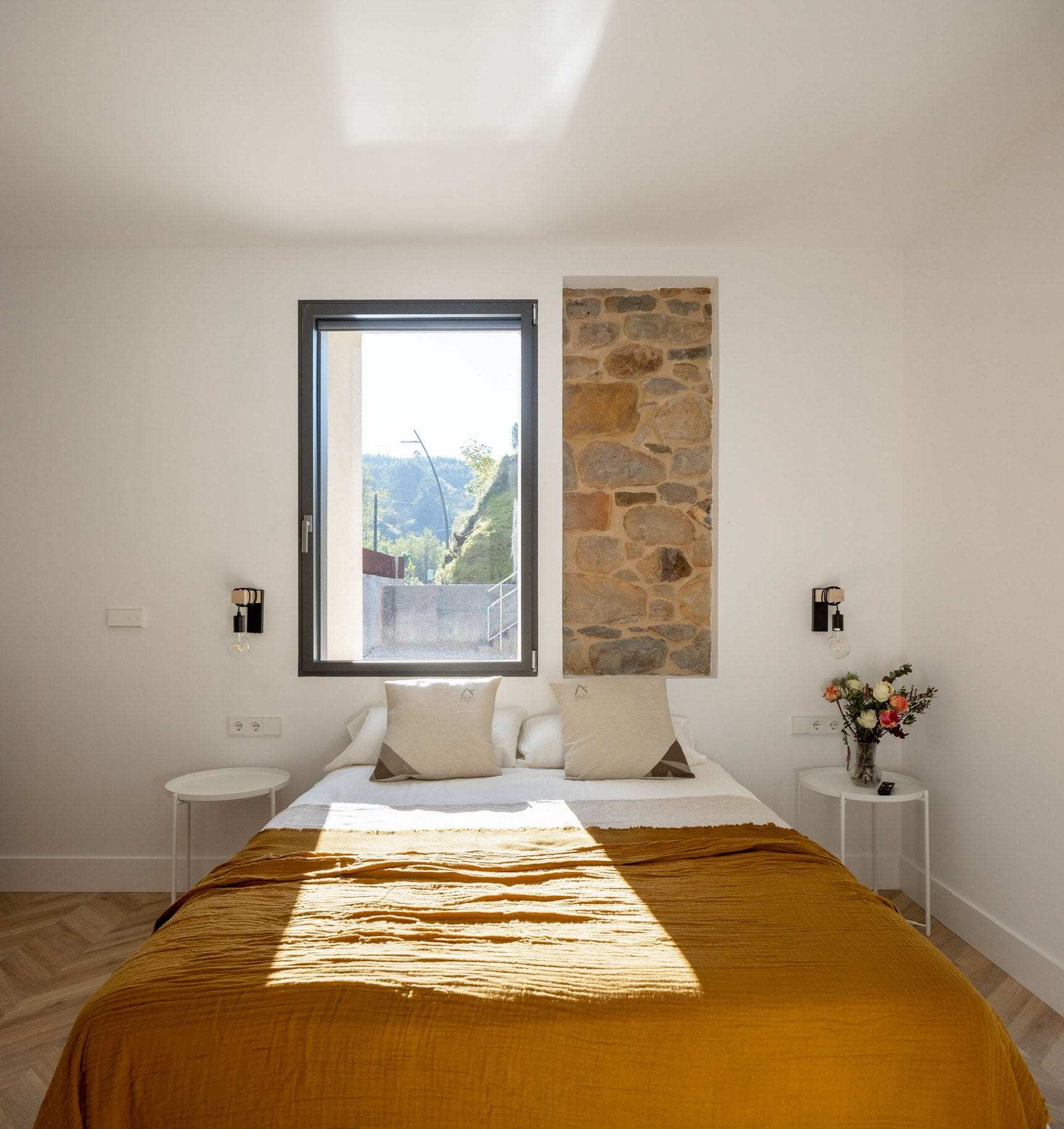 Fotos: Un edificio en ruinas de 1945 convertido en casa rural con encanto en Bakio