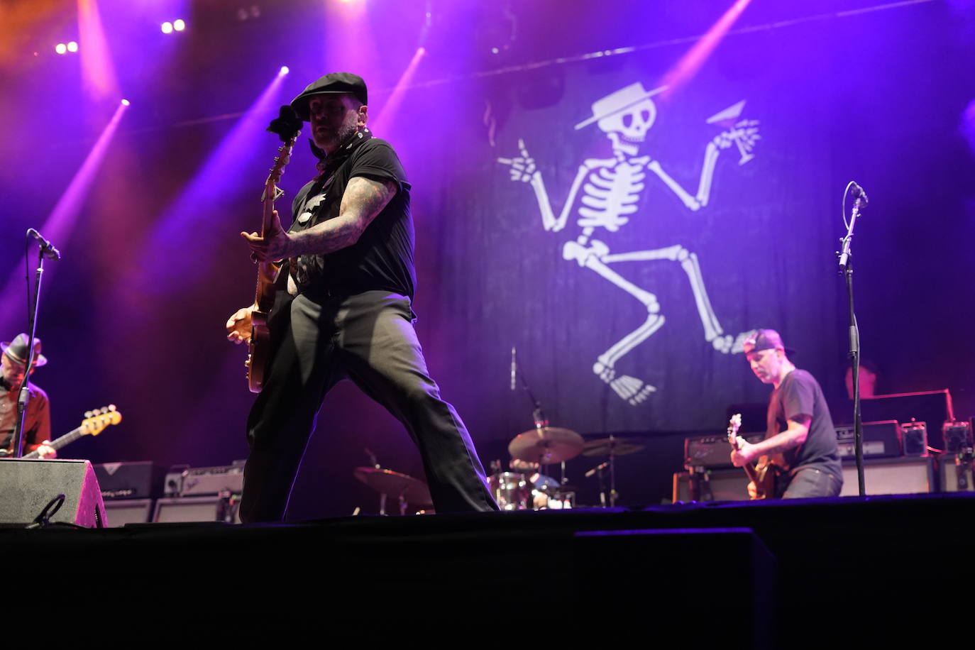 Fotos: Ilegales agotan la segunda noche del Azkena