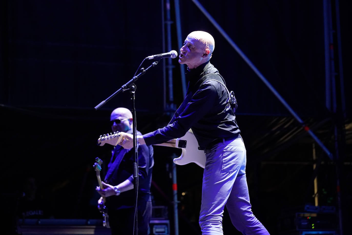 Fotos: Ilegales agotan la segunda noche del Azkena