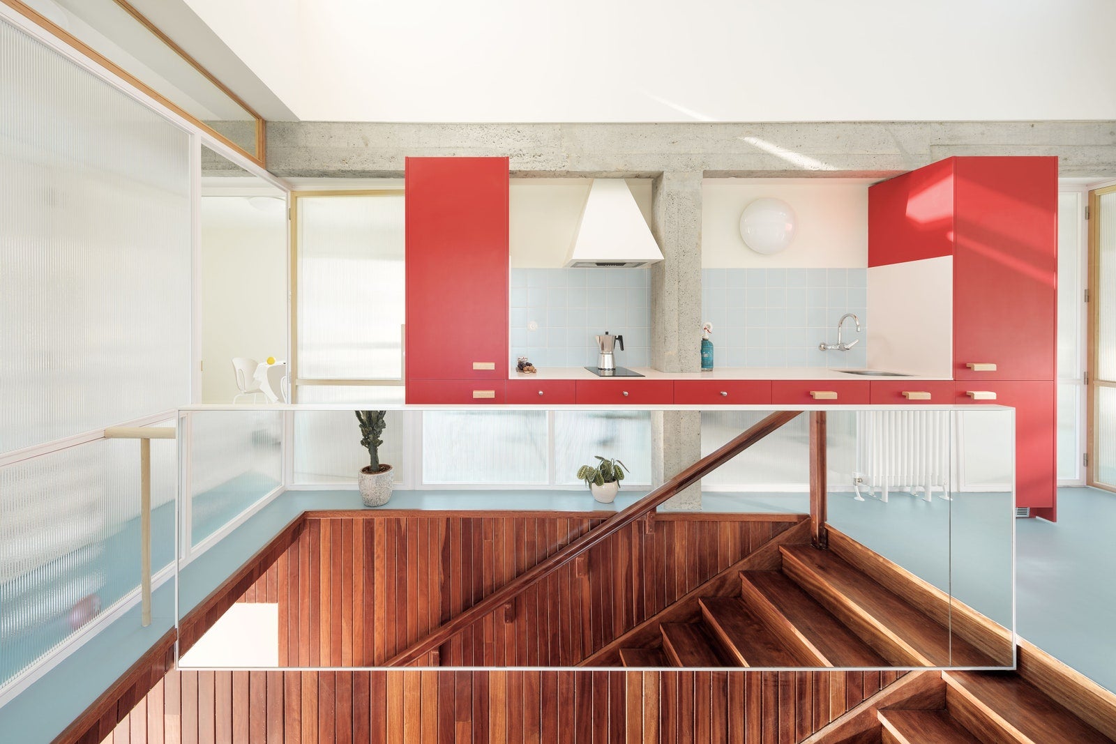 Fotos: La casa agrícola de una familia en Loiu convertida en dos viviendas para un matrimonio y su hija