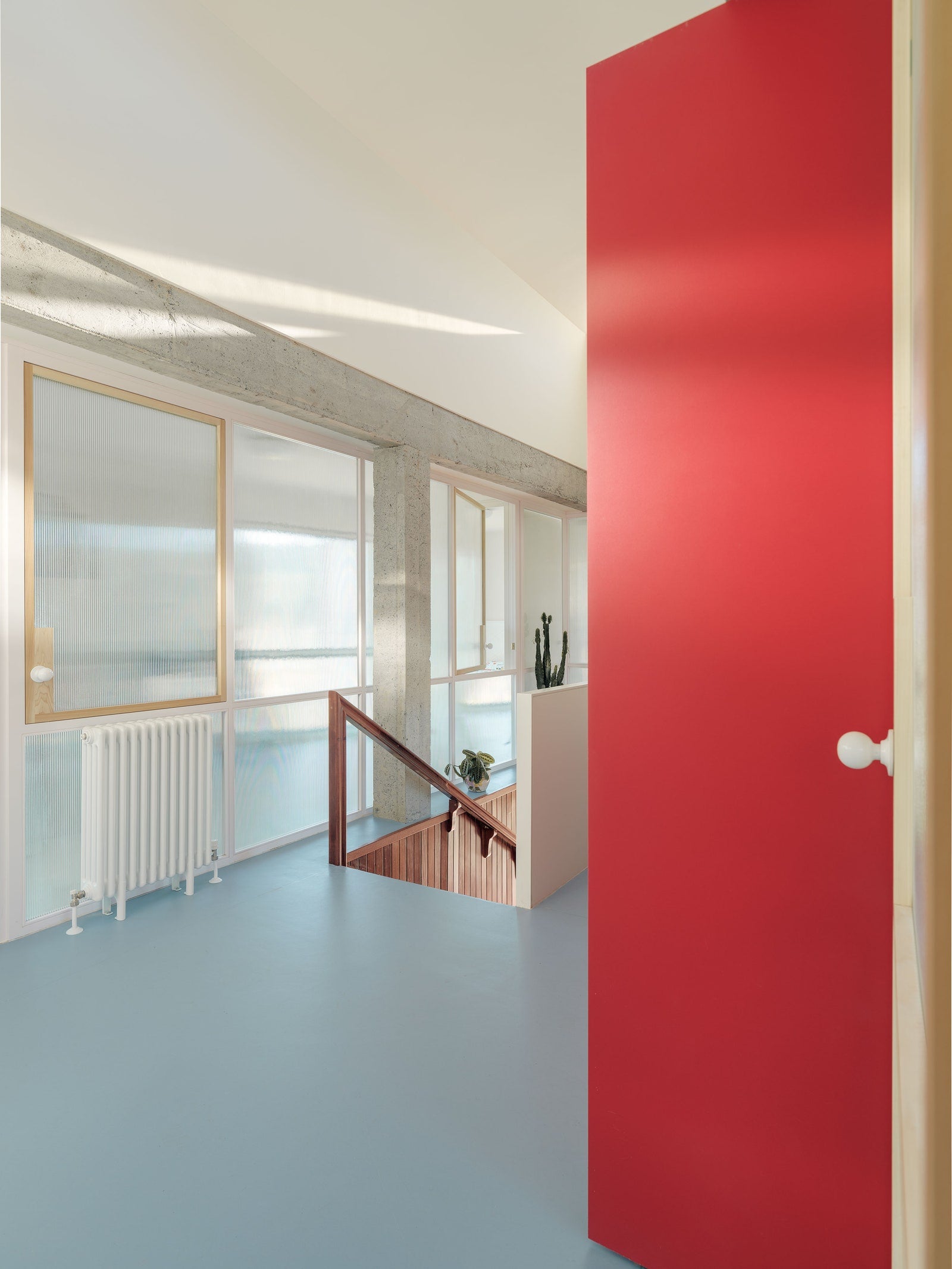 Fotos: La casa agrícola de una familia en Loiu convertida en dos viviendas para un matrimonio y su hija