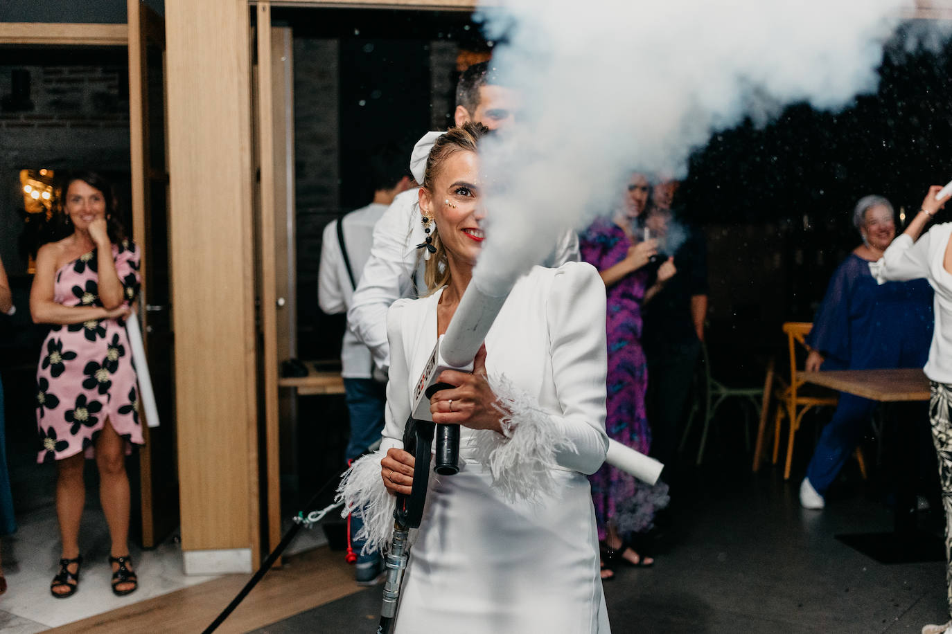 Fotos: Sí, es posible transformar un &#039;look bridal&#039; solo con los accesorios: la novia vizcaína que lo consiguió