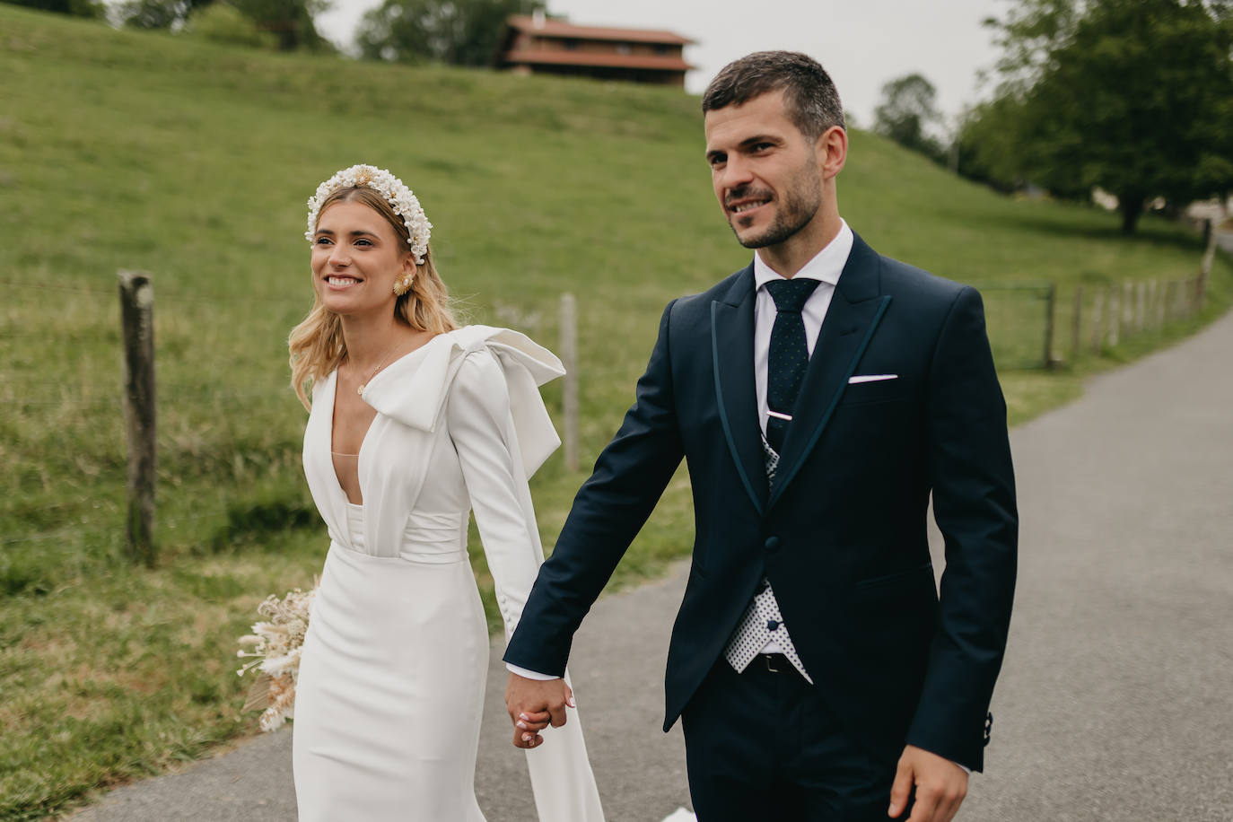 Fotos: Sí, es posible transformar un &#039;look bridal&#039; solo con los accesorios: la novia vizcaína que lo consiguió