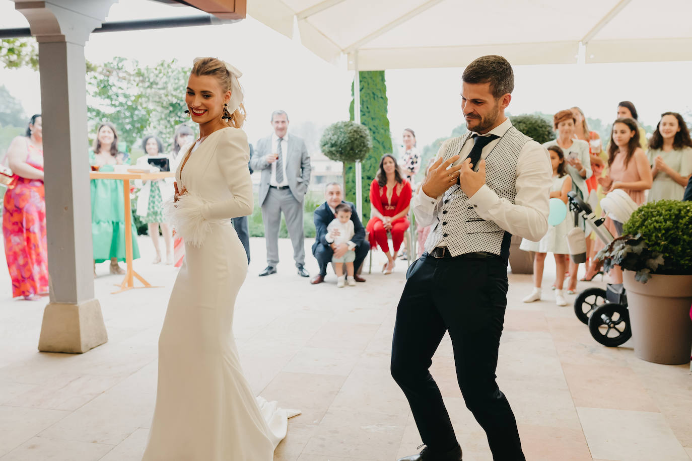 Fotos: Sí, es posible transformar un &#039;look bridal&#039; solo con los accesorios: la novia vizcaína que lo consiguió