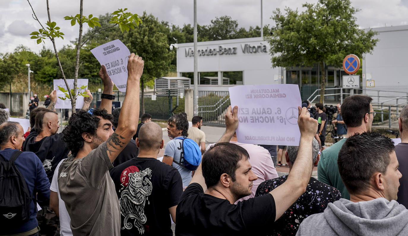 Fotos: La huelga en Mercedes arranca sin incidentes y con «gran respaldo de la plantilla», dicen los sindicatos