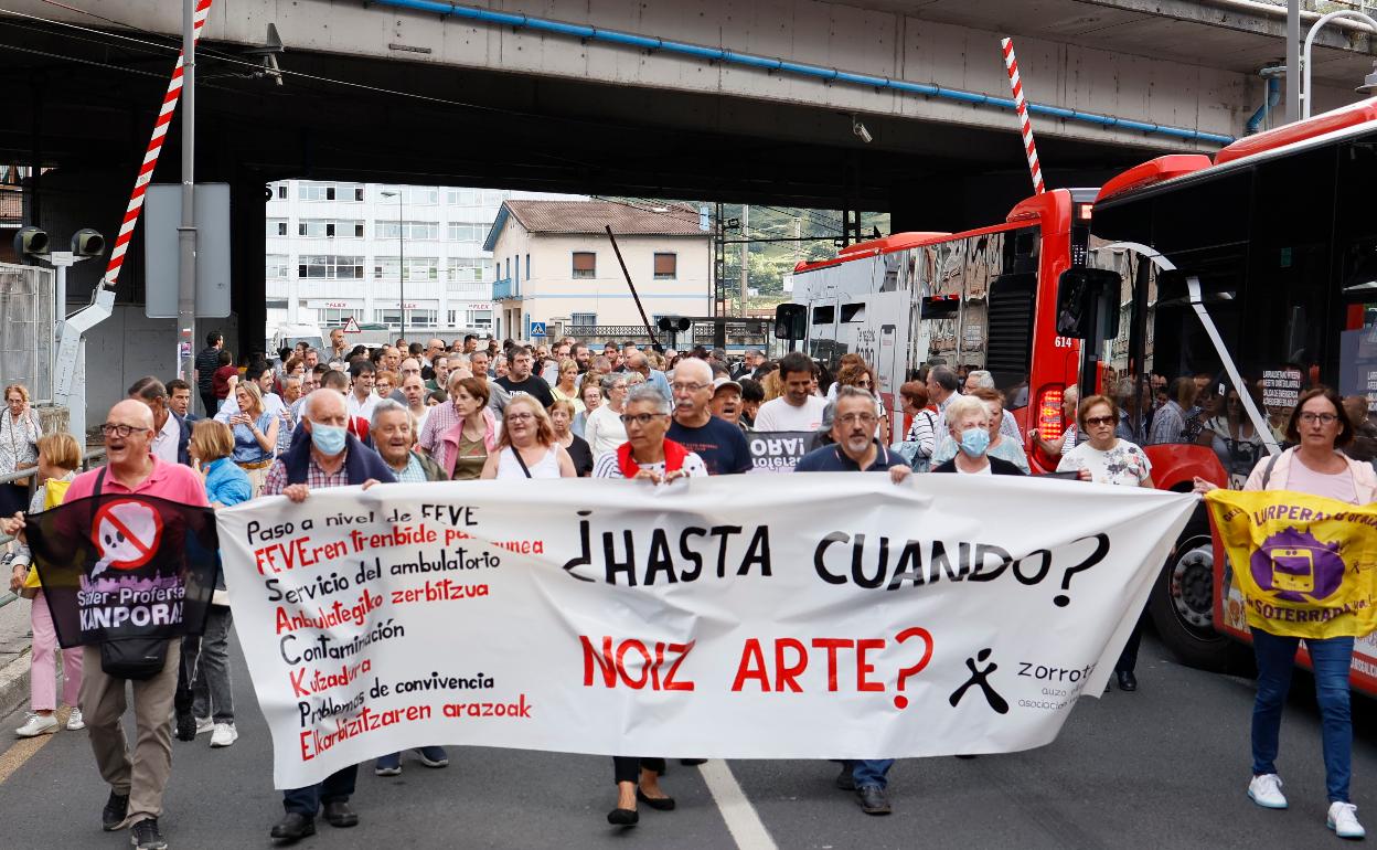 Más de 500 vecinos han participado en la protesta. 